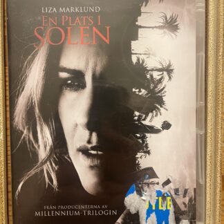 EN PLATS I SOLEN (2012)