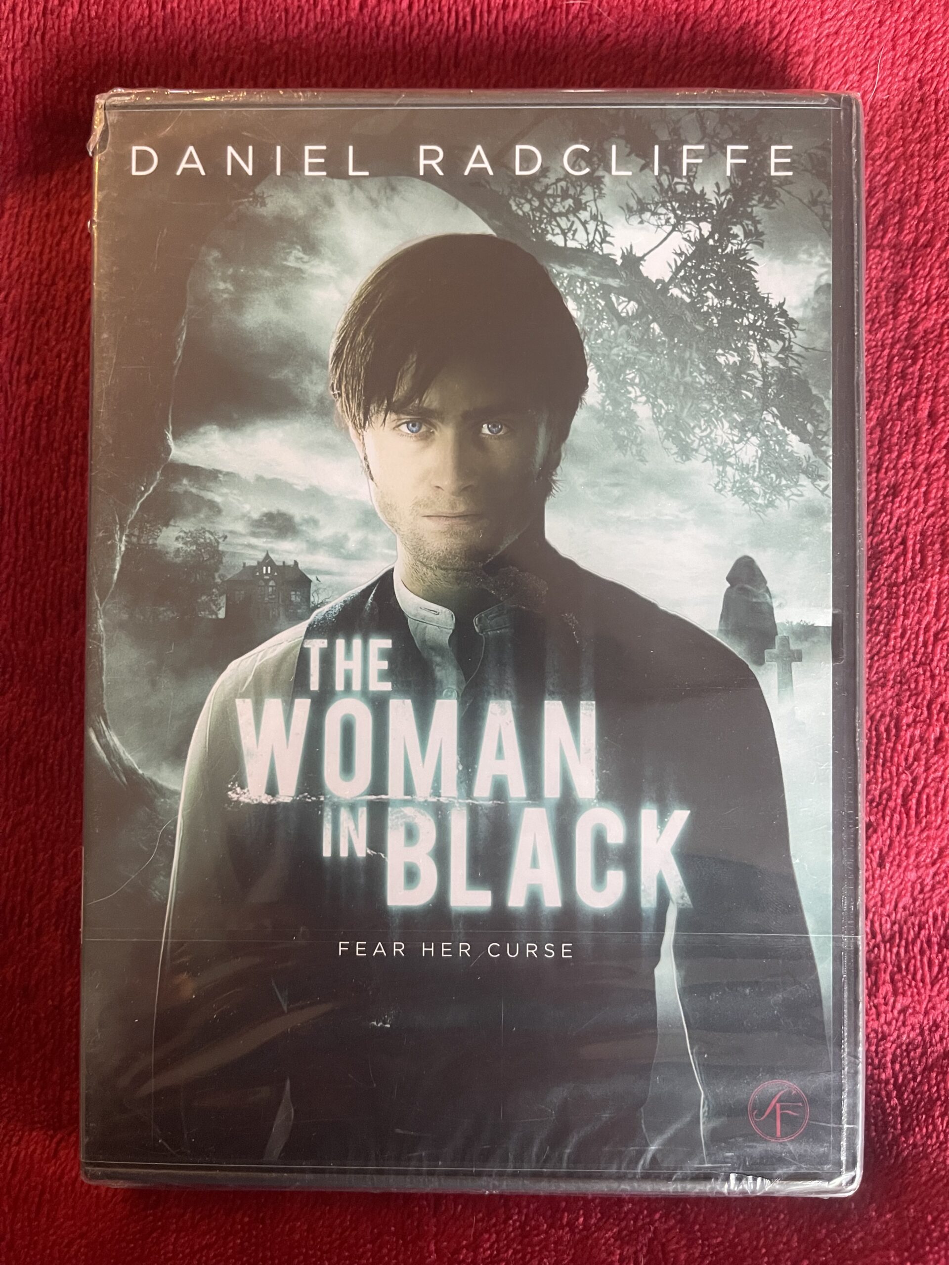 THE WOMAN IN BLACK (2012)