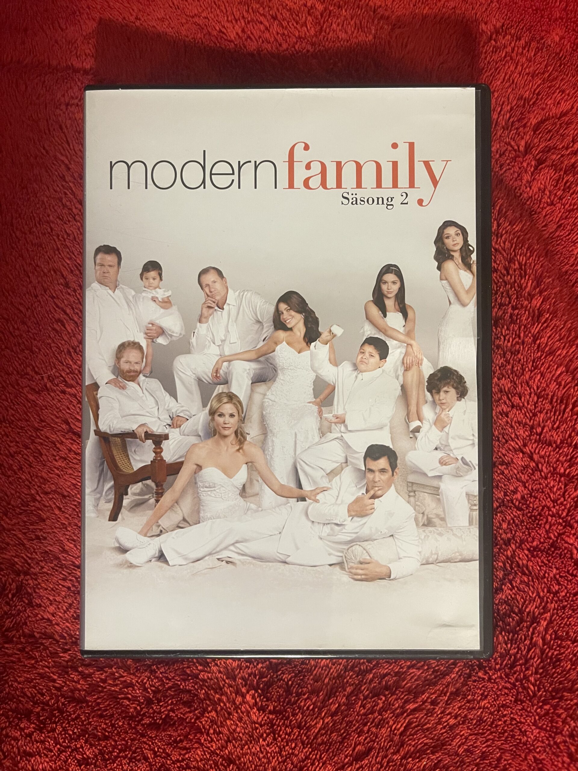 MODERN FAMILY - SEASON 2