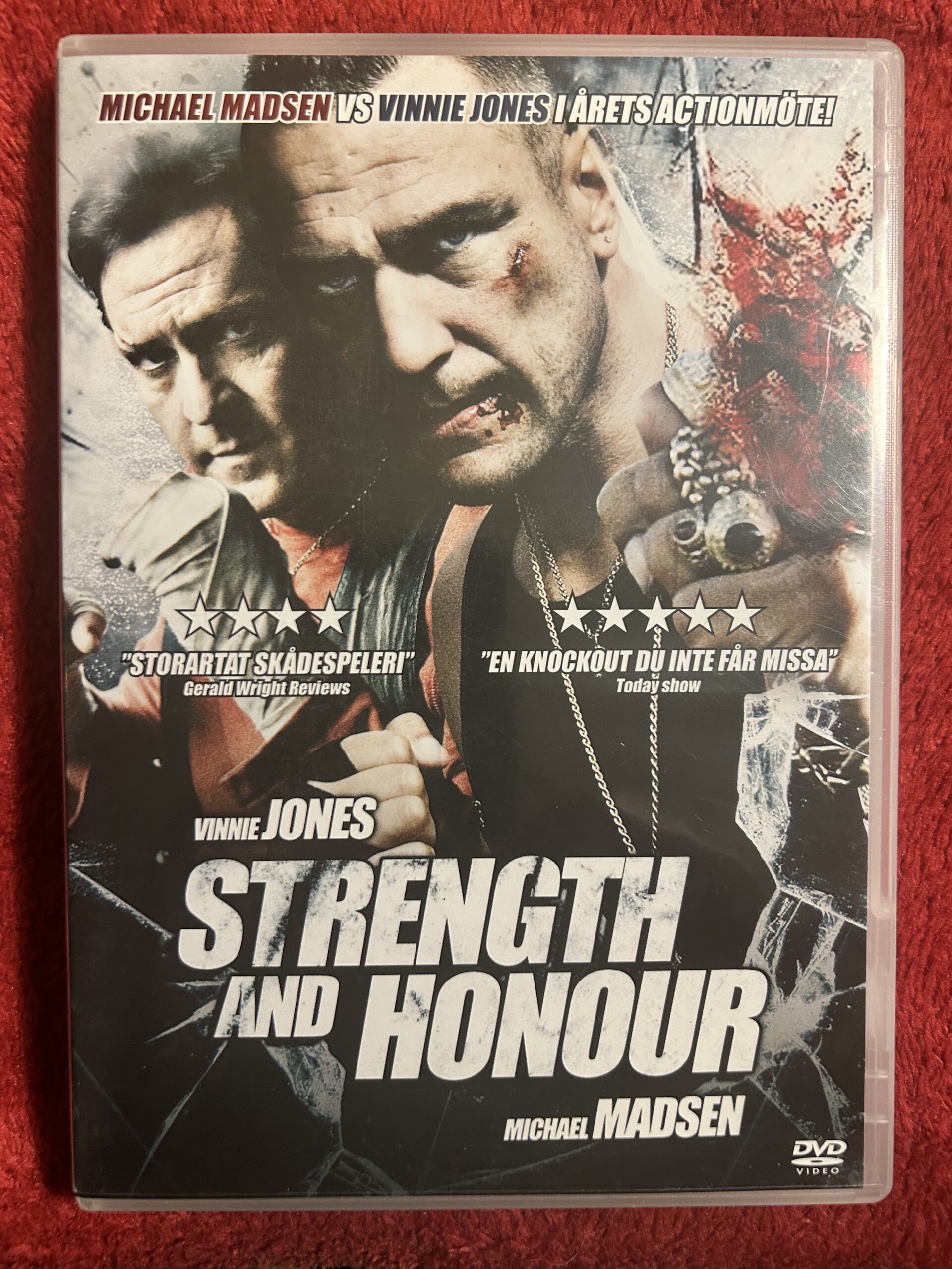 Gör en lockande säljannons som är så super-SEO attraktiv som möjligt, filmens region, skriv även filmens titel årtal genre och format som rubrik