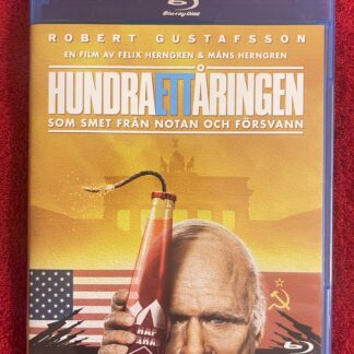 Hundraettåringen som smet från notan och försvann (2016) – Komedi / Äventyr – Blu-ray