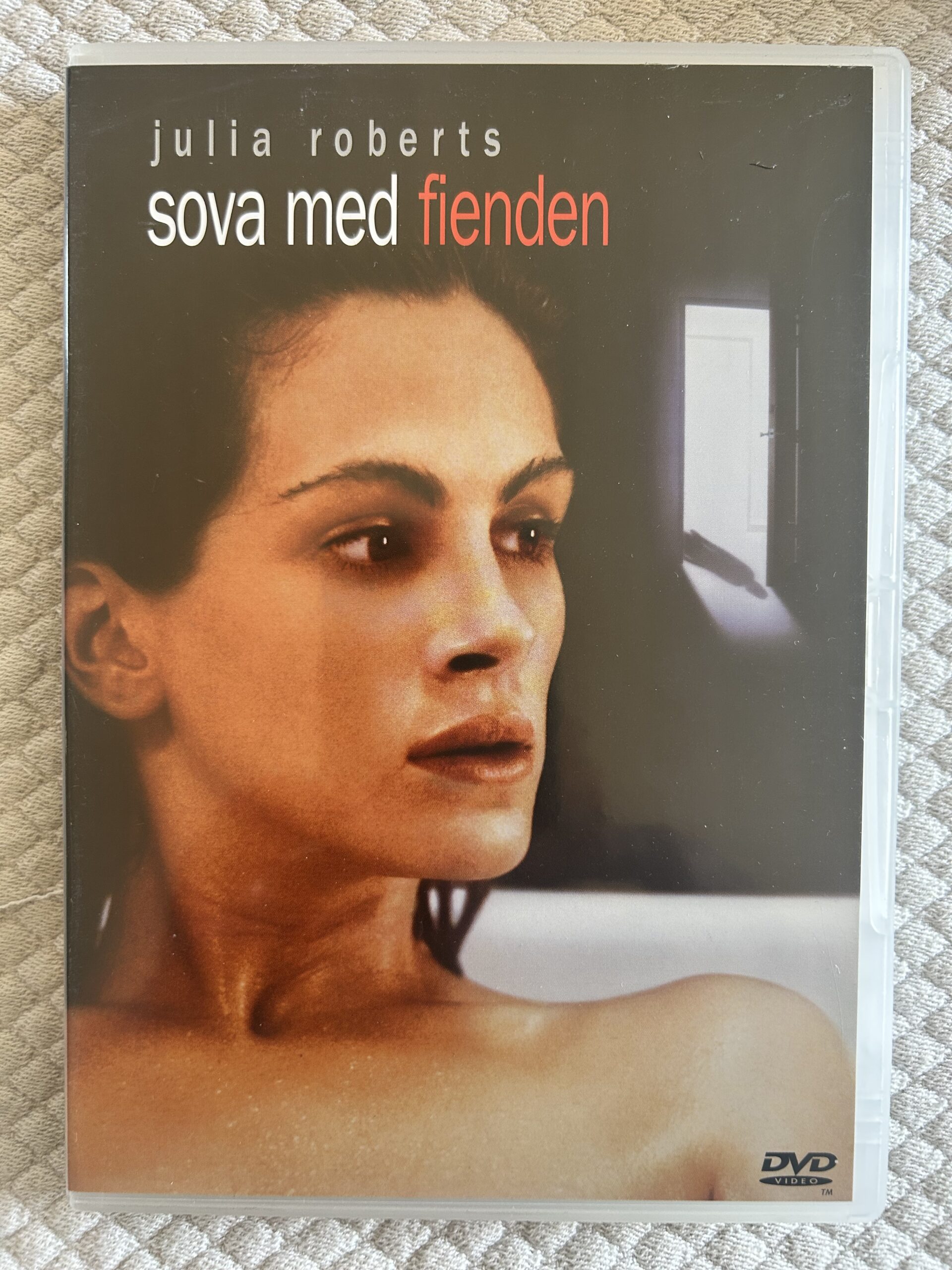 Sova Med Fienden – Thriller / Drama – DVD – 1991 – Region 2 PAL